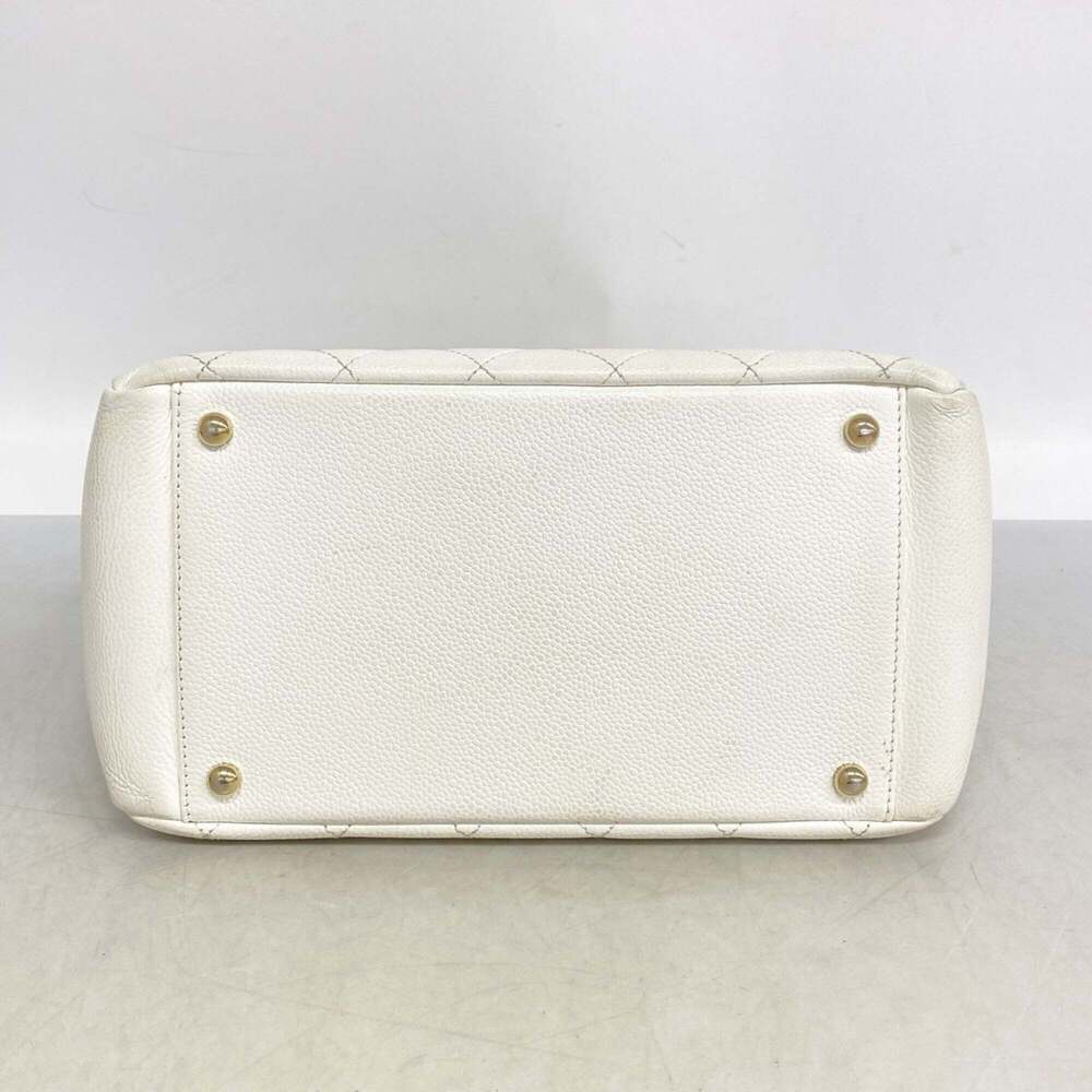 CHANEL White Caviar Leather Tote Bag - Picture 3 of 12